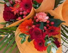 ピアノ発表会の花束スタンド花お届・葛飾区・お花茶屋・亀有・青戸・立石＜東京都葛飾区亀有の花屋・前澤生花店のイメージ