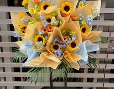 花束スタンドをイベント会場へお届・葛飾区、足立区、亀有、立石、綾瀬＜東京都葛飾区亀有の花屋・前澤生花店のイメージ